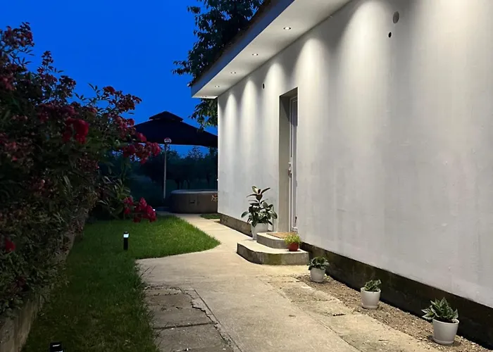 Soni Jagodina- Free Jacuzzi, Private Parking, Pet Friendly Апартаменты *