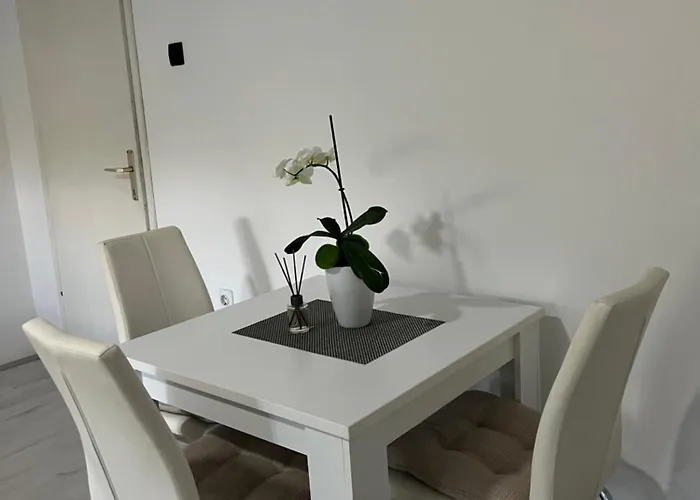 Soni Jagodina- Free Jacuzzi, Private Parking, Pet Friendly Апартаменты Ягодина